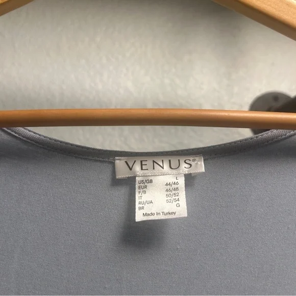 Venus fringe trim sleeveless top women’s size Large dusty blue pin hole on back - Picture 4 of 6